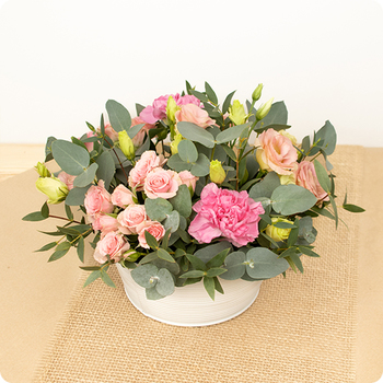 Arreglo Néctar florido — rosas ramificadas, claveles y lisianthus albaricoque