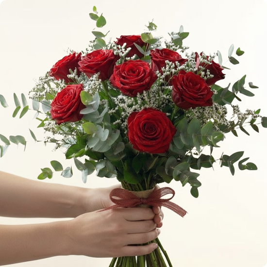 Ramo Mi amor — rosas rojas en jarrón 2